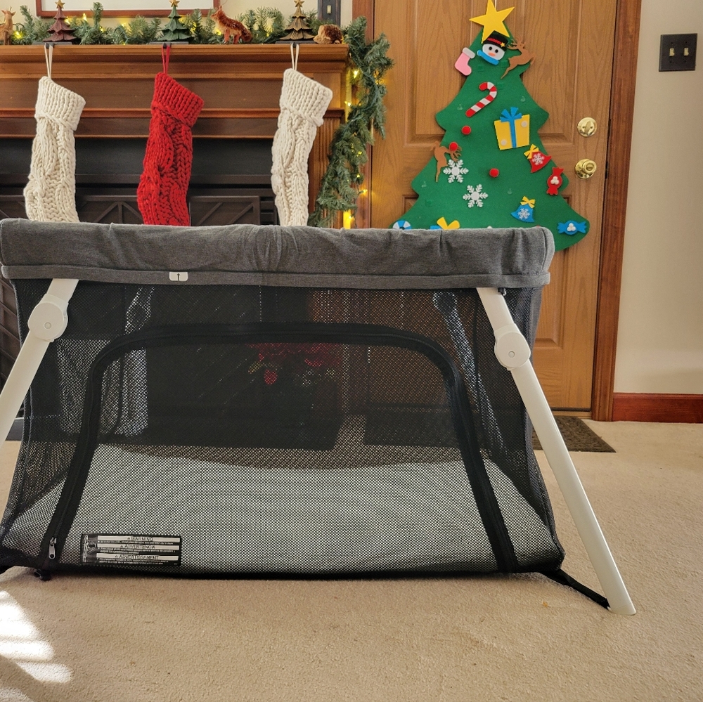Guava Lotus Travel Crib/Pack and Play